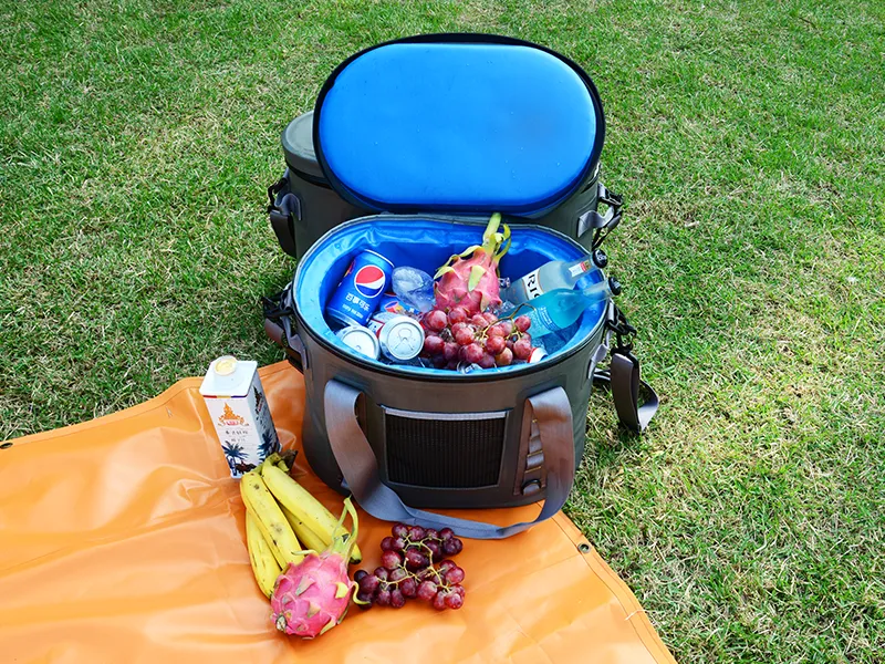 Hogyan válasszuk ki a kemping jégtakaró zsák anyagát?